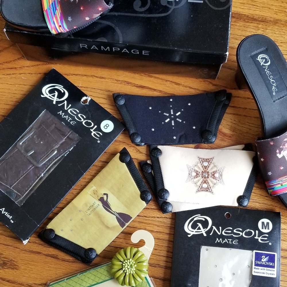 One sole shoes with toppers